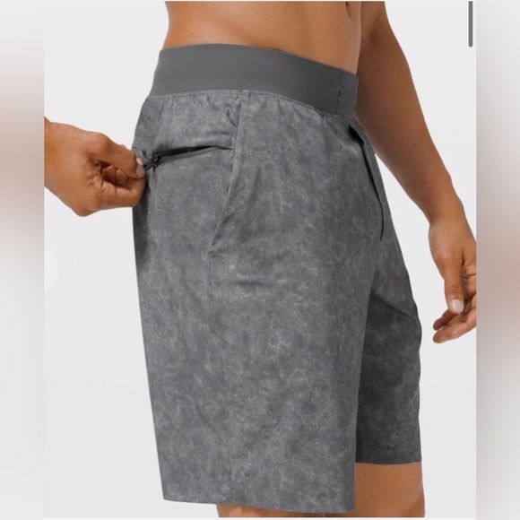 Lululemon T.H.E. Short 9" Linerless Gravel Dust Asphalt Grey Shorts‎ medium - Picture 3 of 10